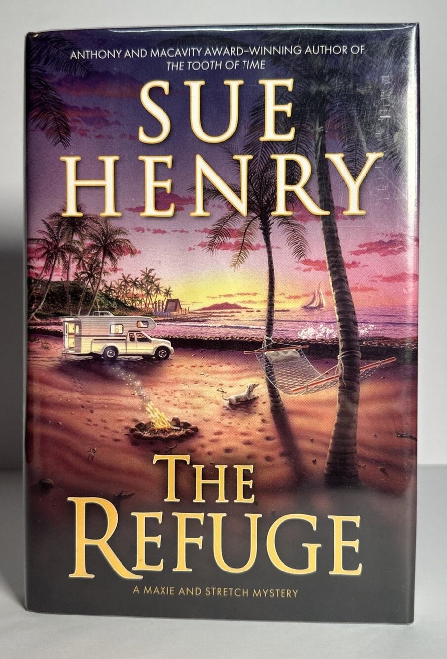 Maxie and Stretch Mystery Ser.: The Refuge by Sue Henry (2007, Hardcover) SIGNED